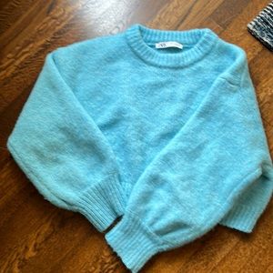 ZARA BRAND, Cropped sweater.